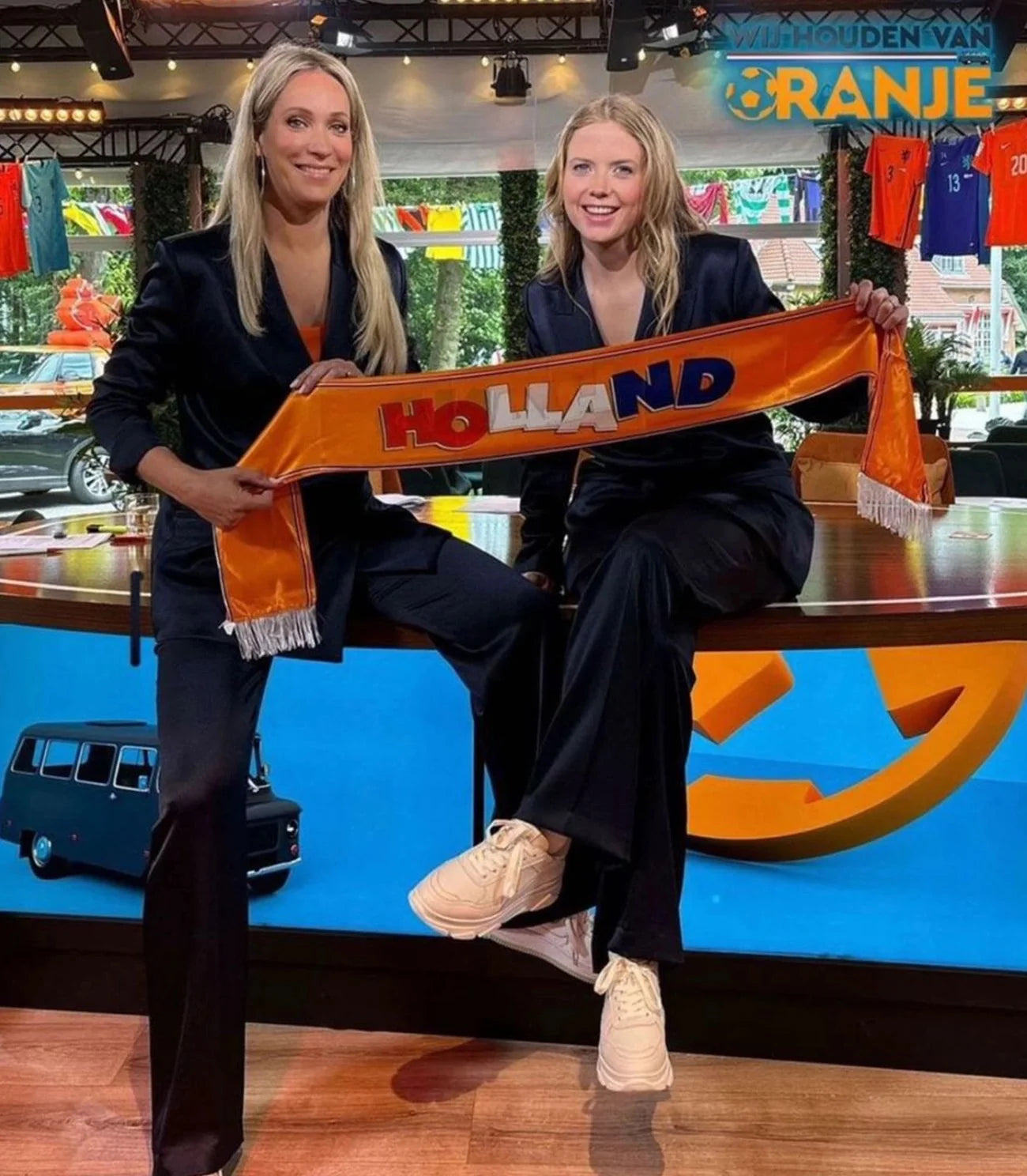 Helene & Noa wearing the LaDress Geneva