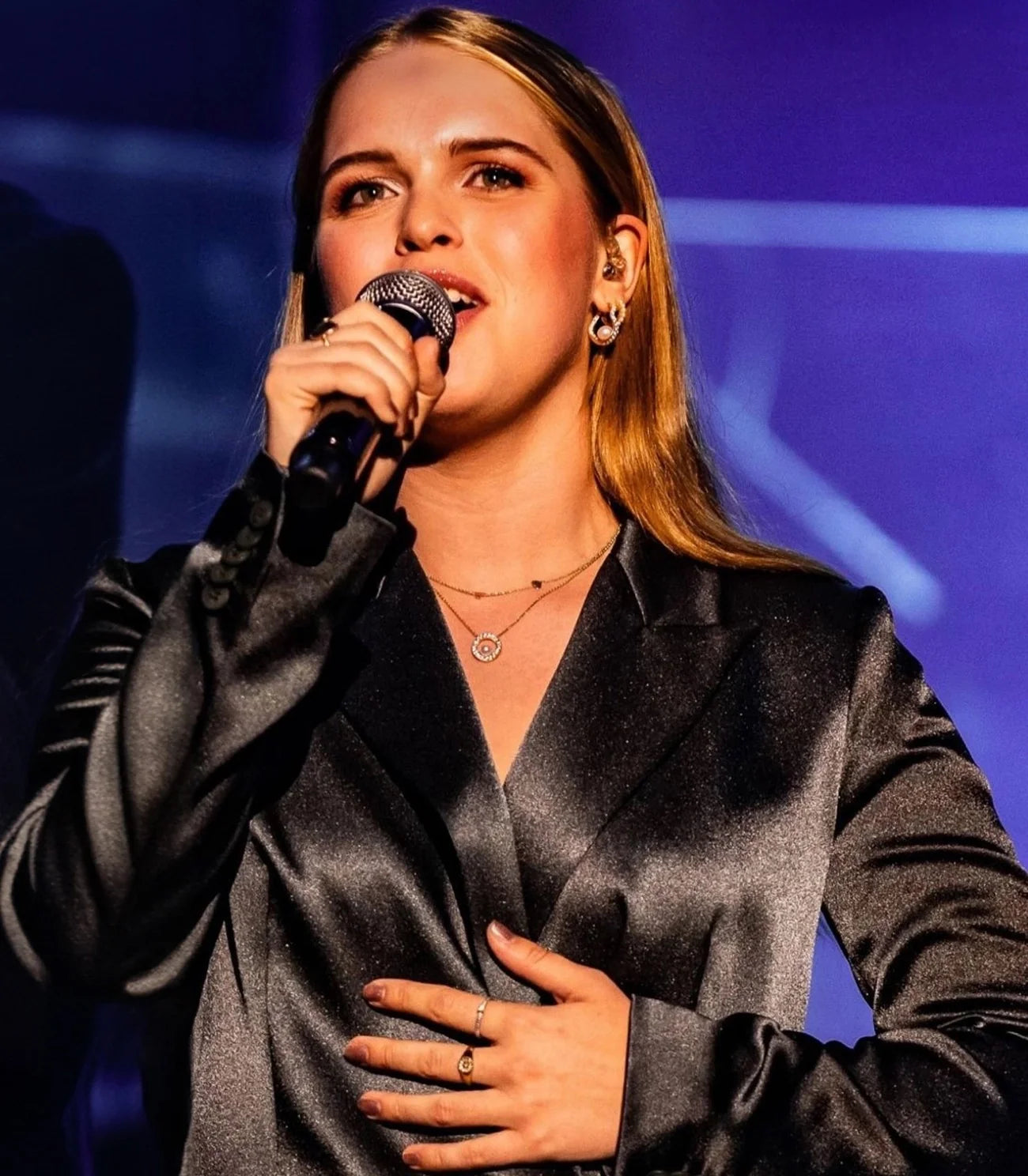 Pamela Kroes in LaDress