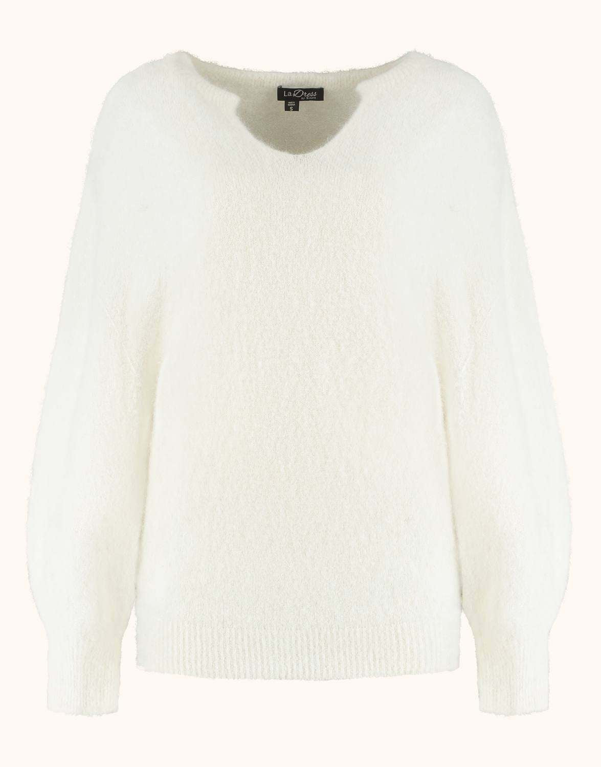 Packshot of the Stefania Ivory jumper in alpaca blend with a V-neck and wide sleeves.