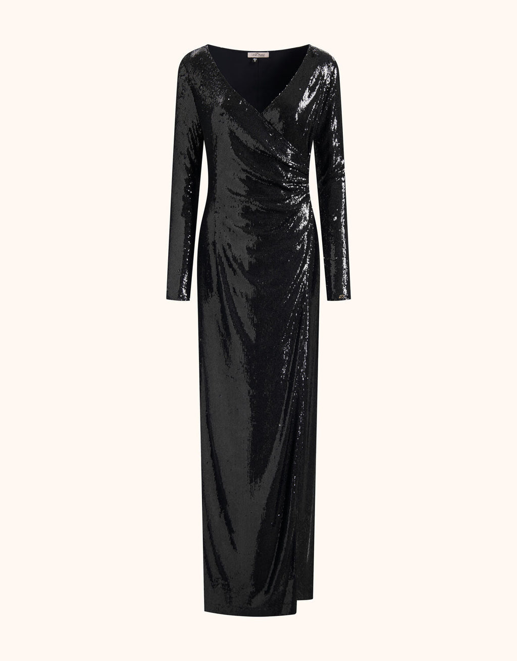 Elegant black sequin dress with long sleeves and a pleated waist, perfect choice for a night out.