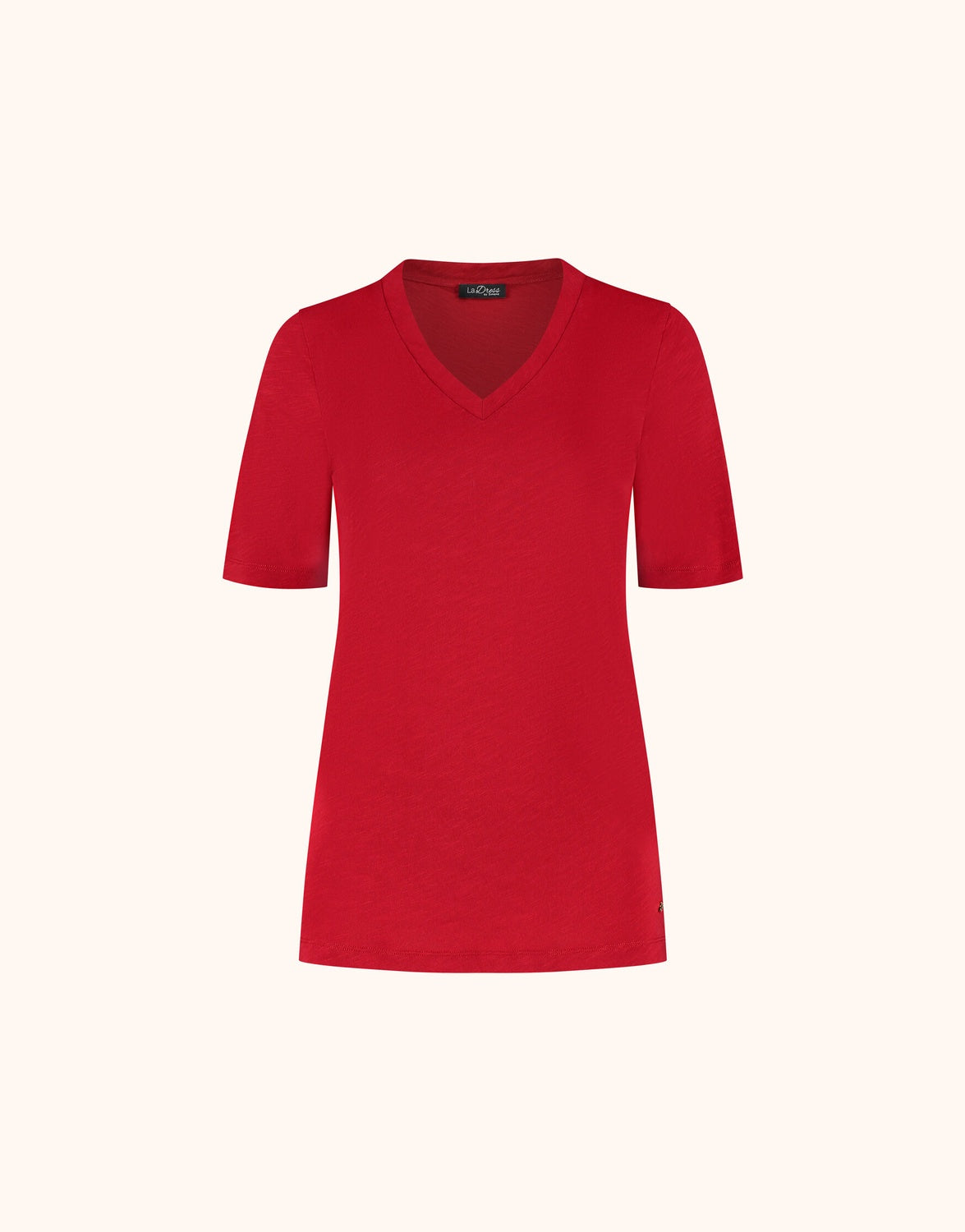 Packshot of the Chiara Raspberry Red T-shirt in cotton with a V-neck and short sleeves.