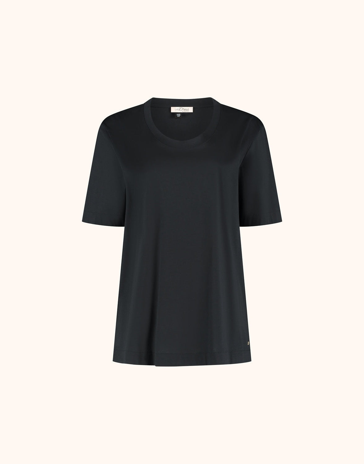 Packshot of the Laurie Black T-shirt in cotton light with a round neck and short sleeves.