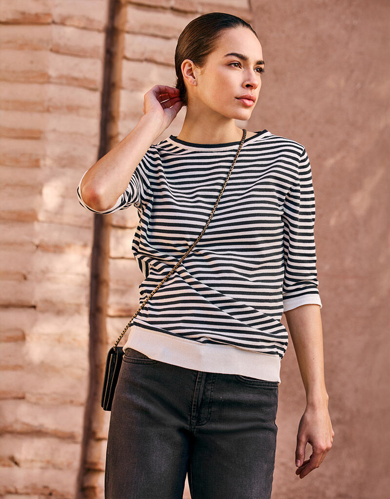 Caitlyn Black Stripe