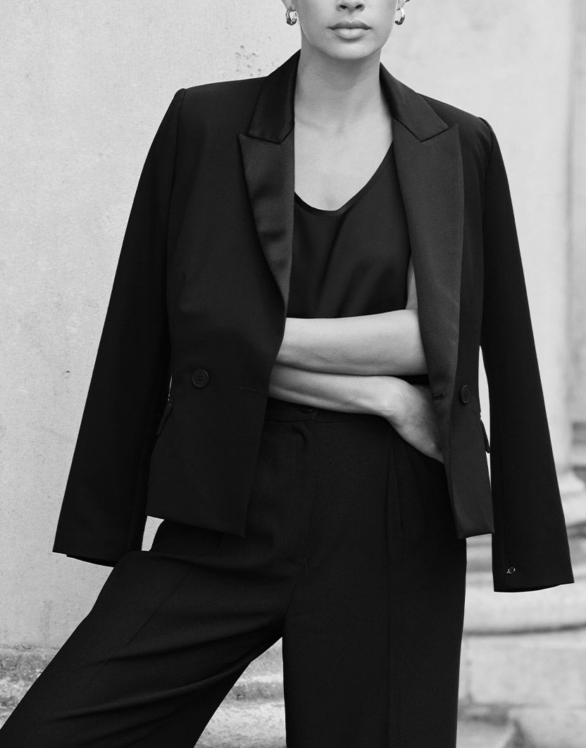 Novi Black