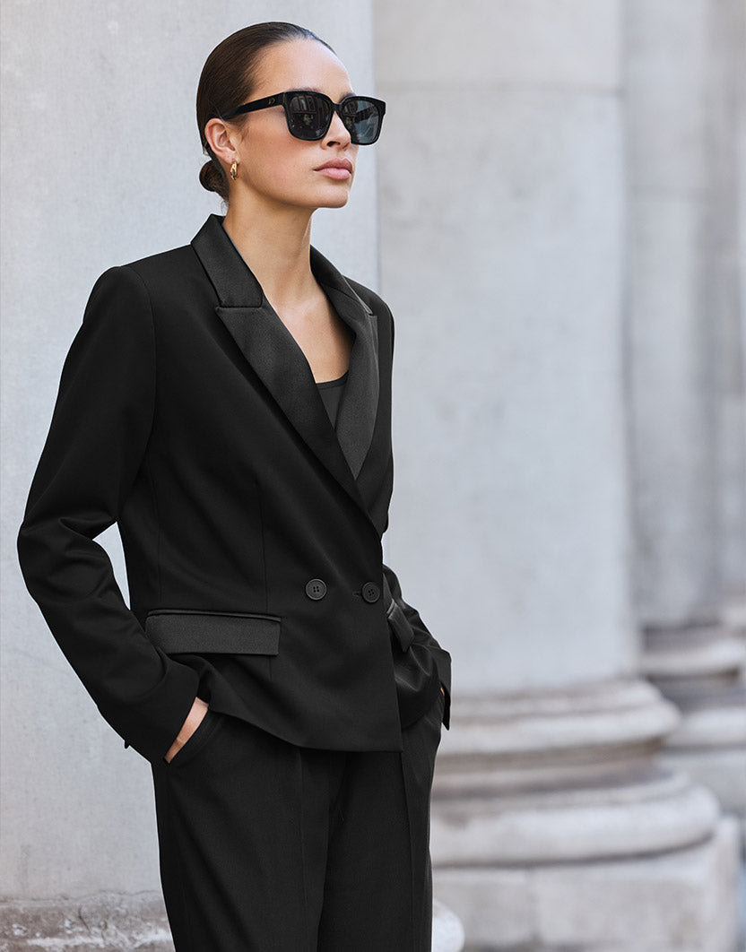 Novi Black