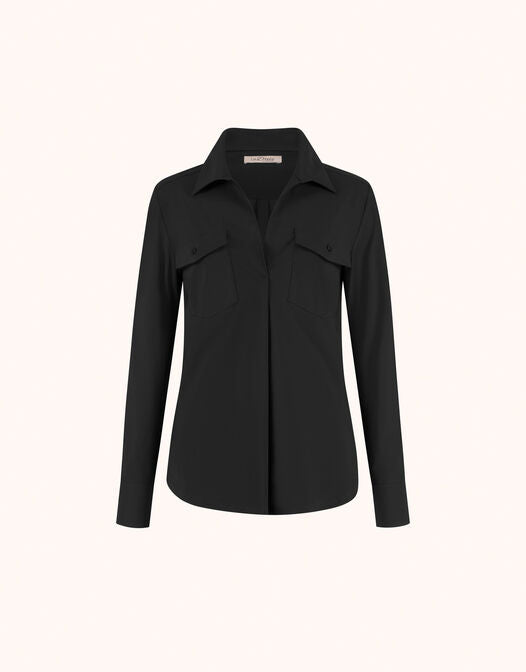 Packshot of the Esmee Black blouse in jersey lycra with a collar and two chest pockets.