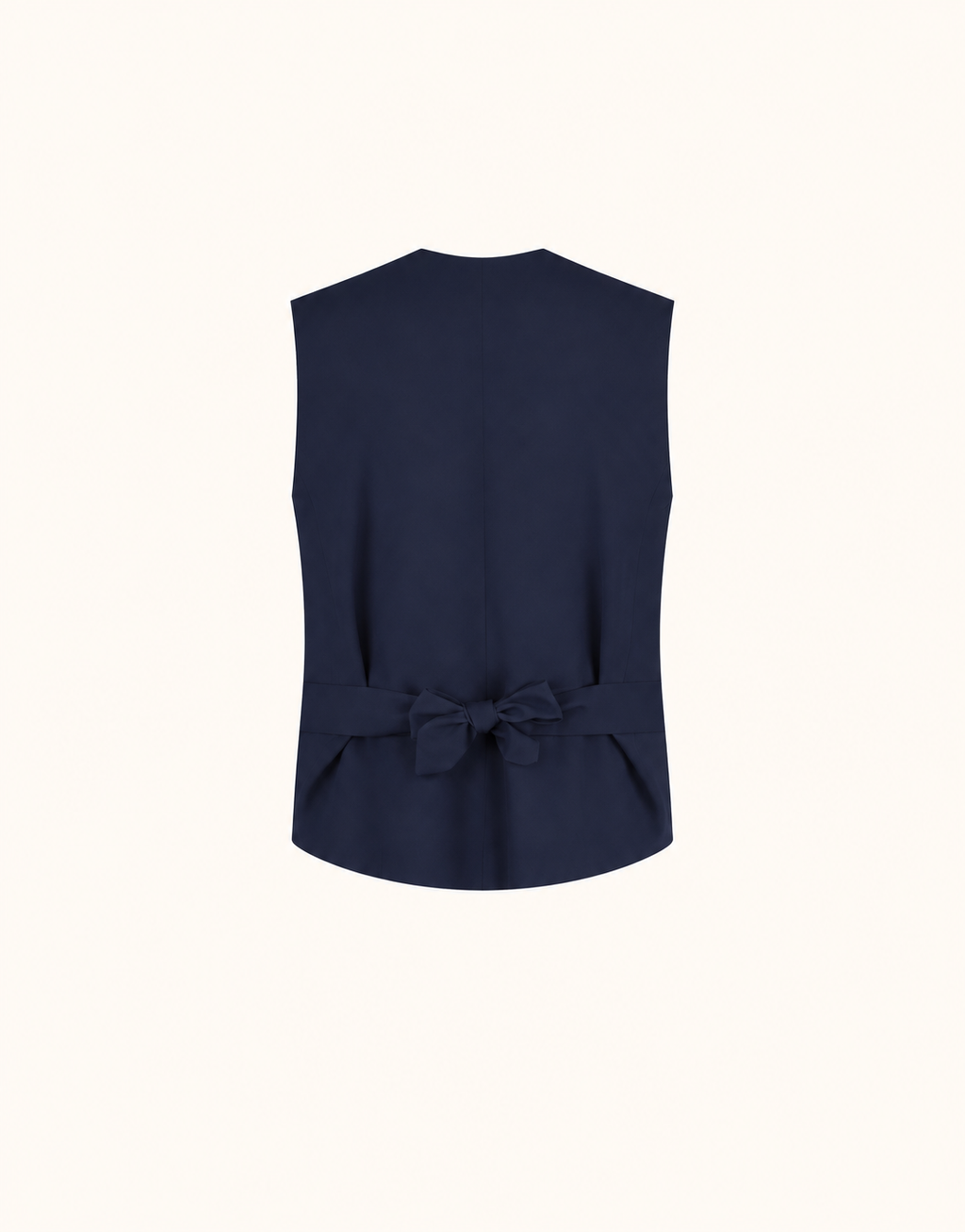 Packshot der Jolene Midnight Blue Weste aus Crêpe-Satin von hinten mit Bindegürtel.