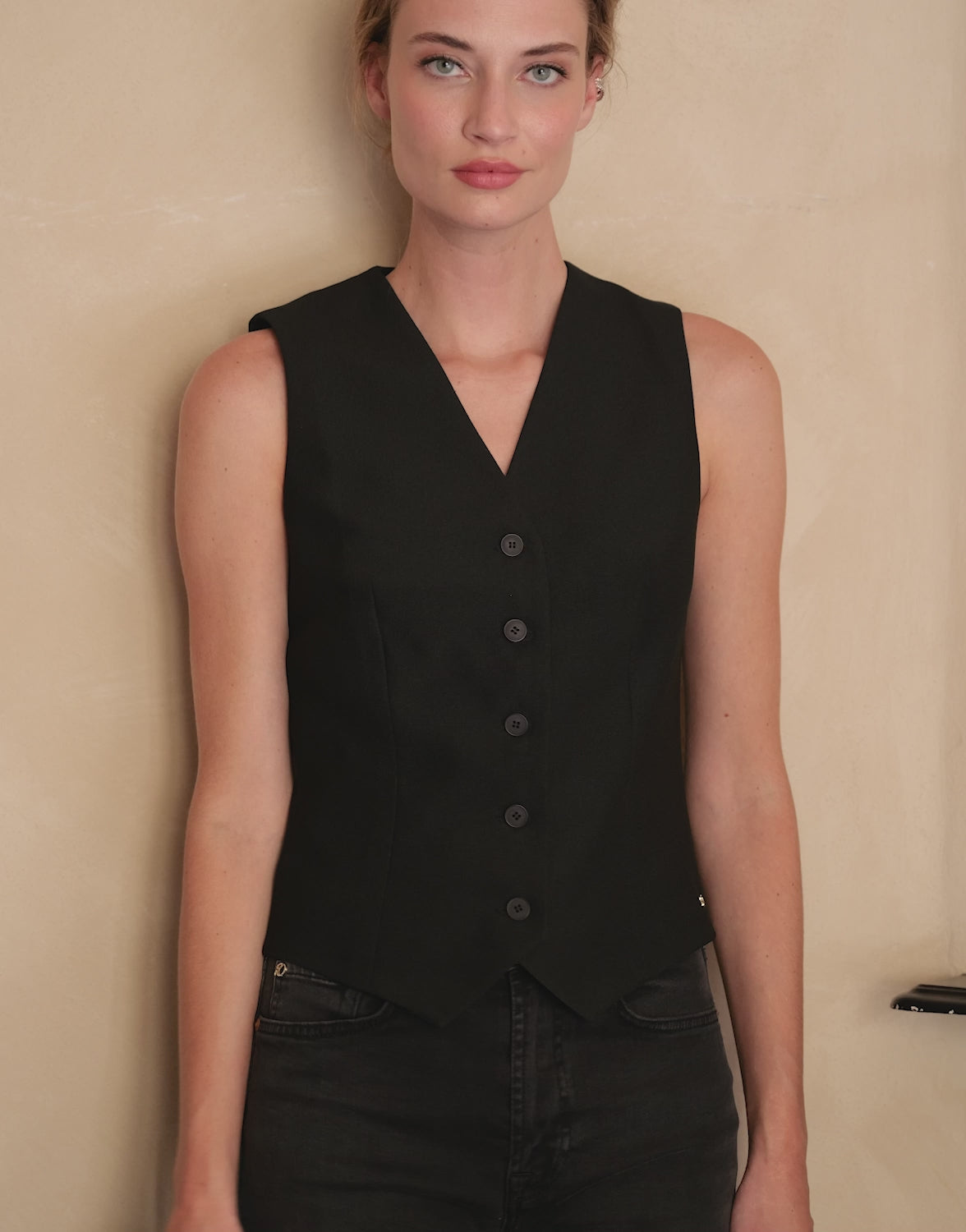 Charlize Black