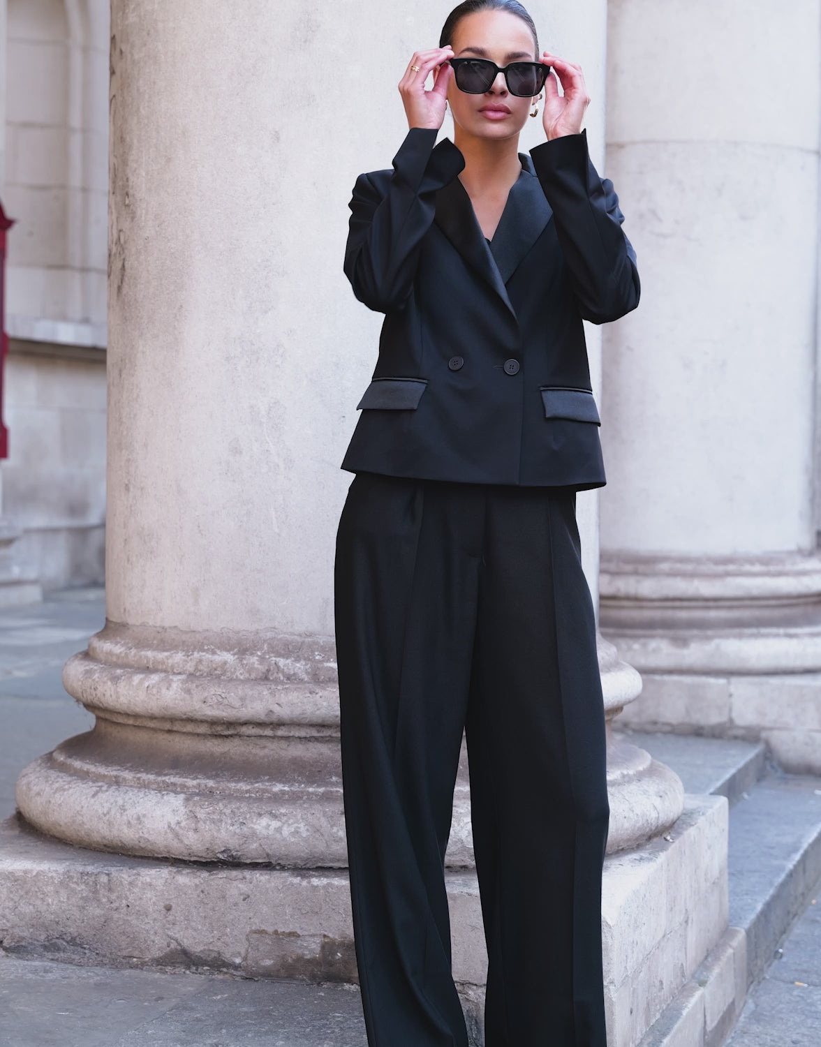 Novi Black
